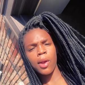 Meet your Posher, Derricka